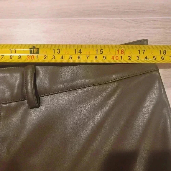 BCBGeneration Women Faux Leather Pant Straight Leg Size LARGE Olive Pockets EUC. - Picture 8 of 10
